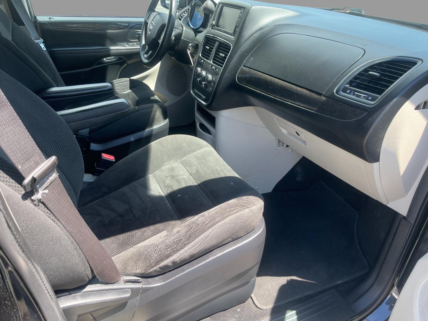 2019 Black /Black Dodge Grand Caravan SE (2C4RDGBG6KR) with an 3.6L V6 DOHC 24V engine, 6A transmission, located at 547 E. Main St., Orwell, OH, 44076, (440) 437-5893, 41.535435, -80.847855 - This 2019 Dodge Grand Caravan SE presents a practical and spacious option for families or travelers needing room for seven passengers. Powered by the robust 3.6L Pentastar V6 engine paired with a 6-speed automatic transmission, it delivers a smooth and reliable driving experience. This model boasts - Photo#34